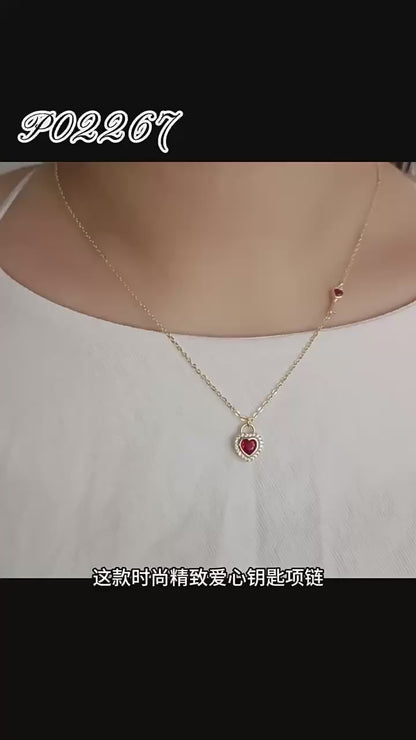 Fashionable and exquisite heart-shaped necklace, heart-shaped lock pendant, collarbone chain, popular zircon necklace