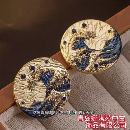 Middle aged jewelry, high-end goods, palace style, heavy industry, light luxury, diamond studded earrings, European and American retro earrings, fashionable temperament
